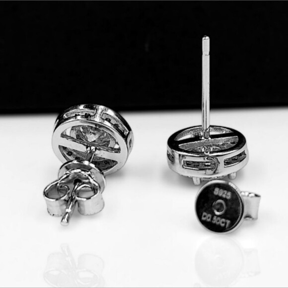 Certified Full VVS1 Moissanite Luxury Halo Stud Earrings Unisex - Picture 5 of 11